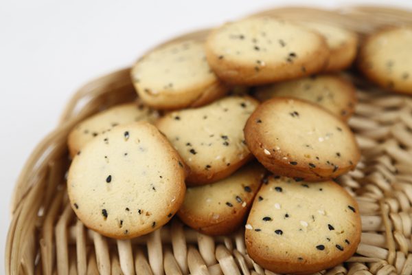 Steps for Sesame Cookies
