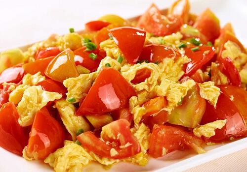 What are scrambled eggs with tomatoes?
