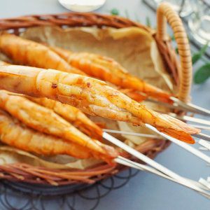 Steps for grilled shrimp skewers