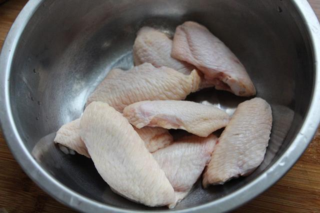 How to Remove Odor from Chicken Wings